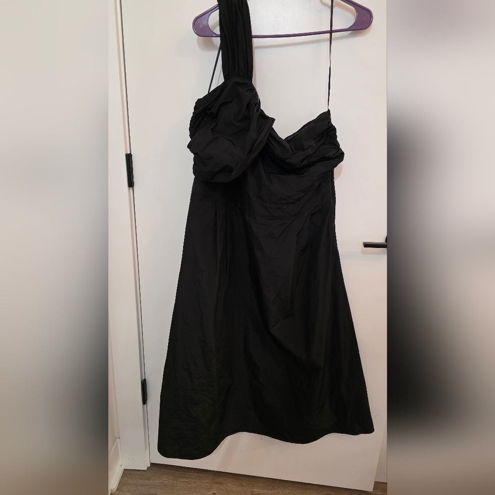 NWT Black One Shoulder SEMI - Formal Dress